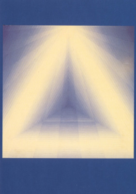 Im Inneren einer Lichtpyramide