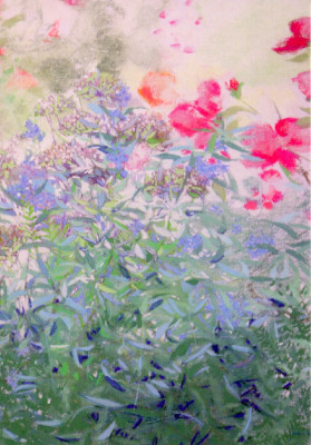 Red-coat-Rose und Caryopteris